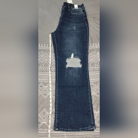 Judy Blue High Waisted Ripped Straight Leg Dad Jeans Size 15/32 - Picture 3 of 10